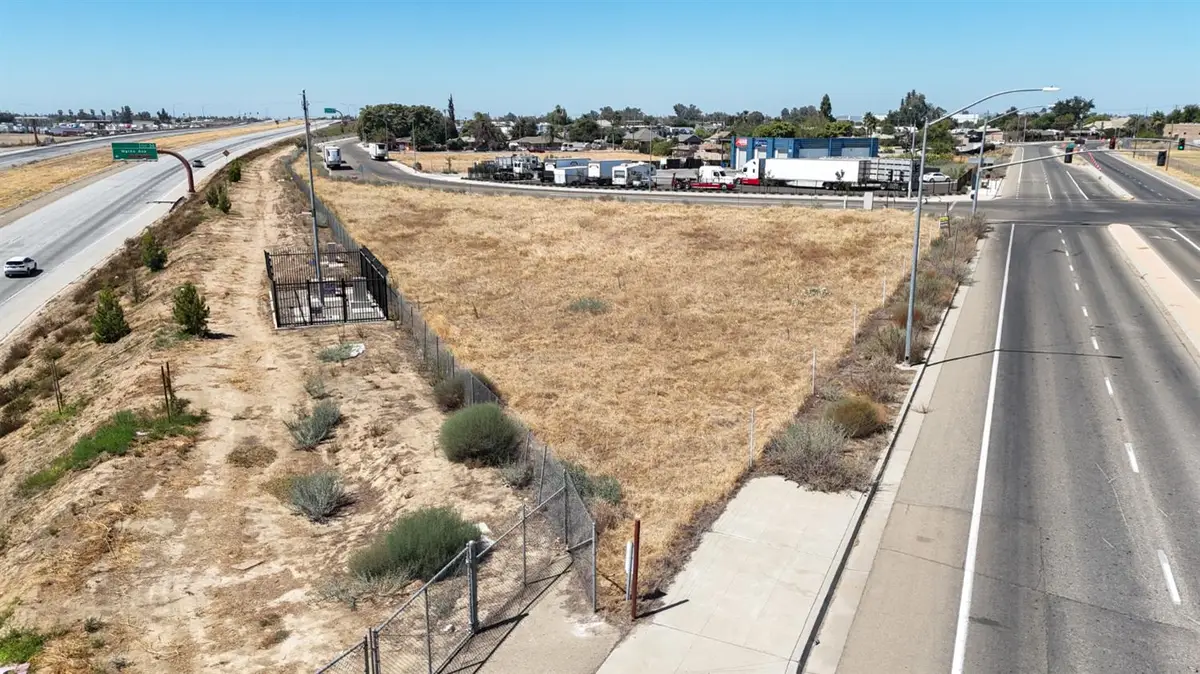 0 W Dan Ronquillo Dr S Roeding D, Fresno, CA 93706 - #1