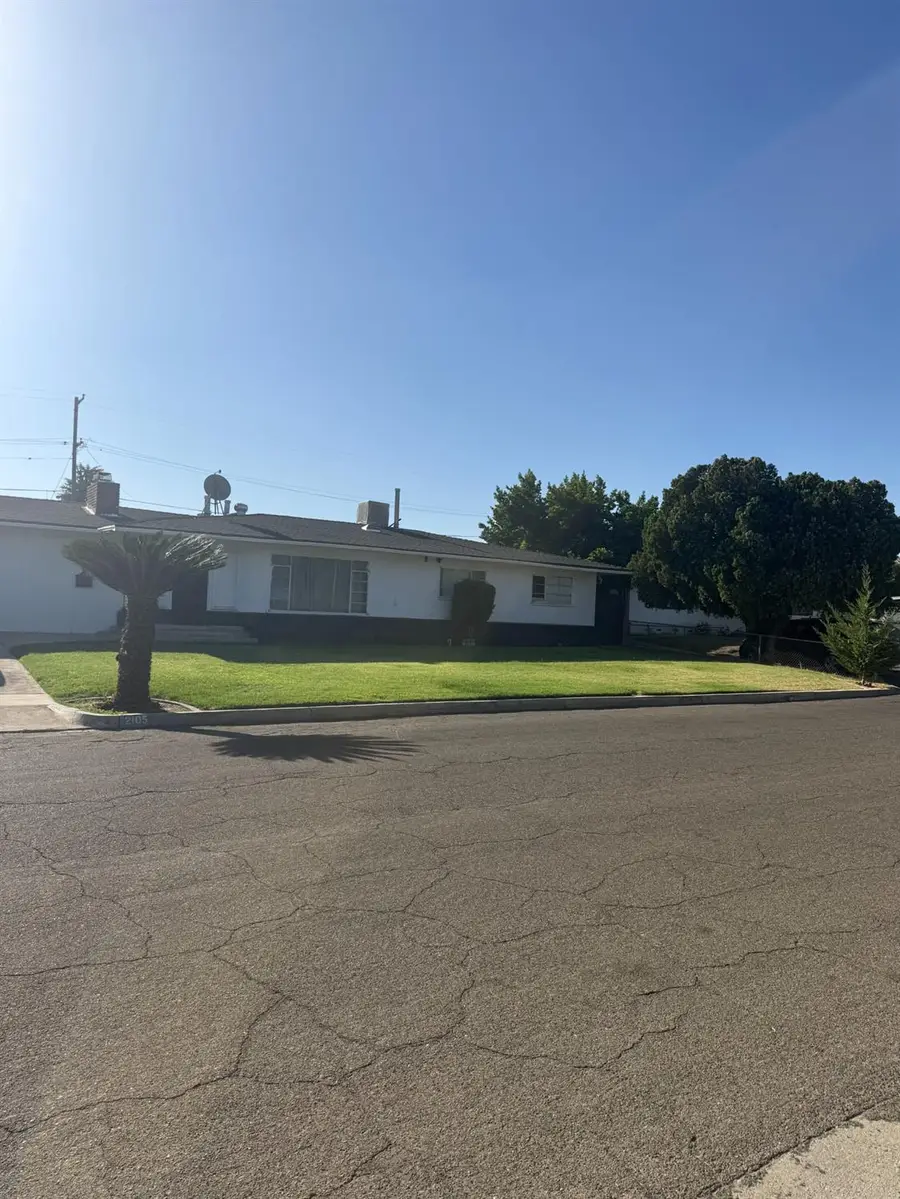 2105 N Archie Avenue, Fresno, CA 93703 - #3