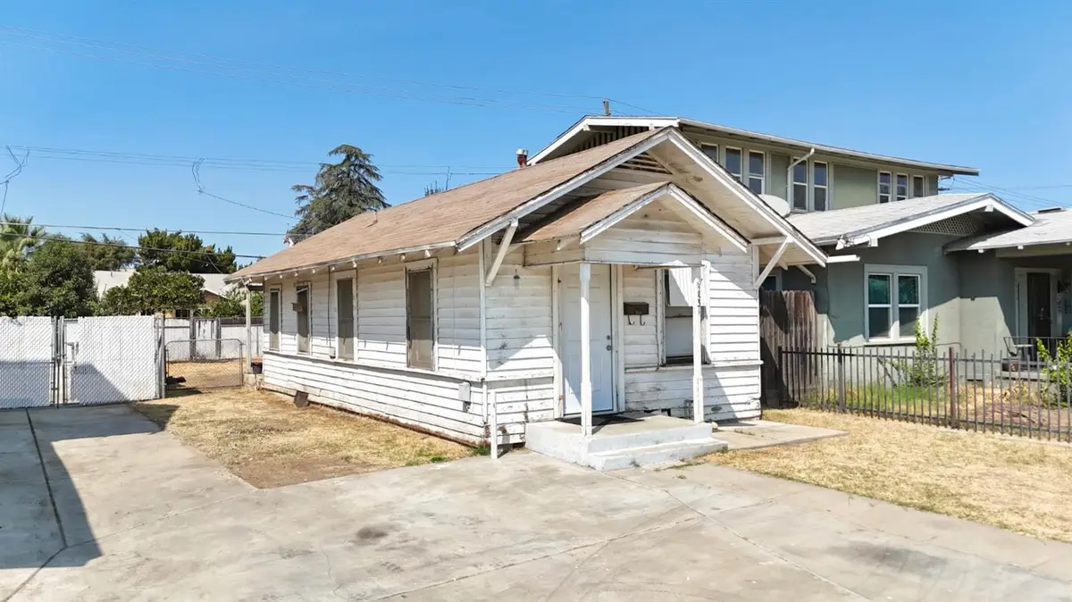 2531 C Street, Selma, CA 93662 - #1