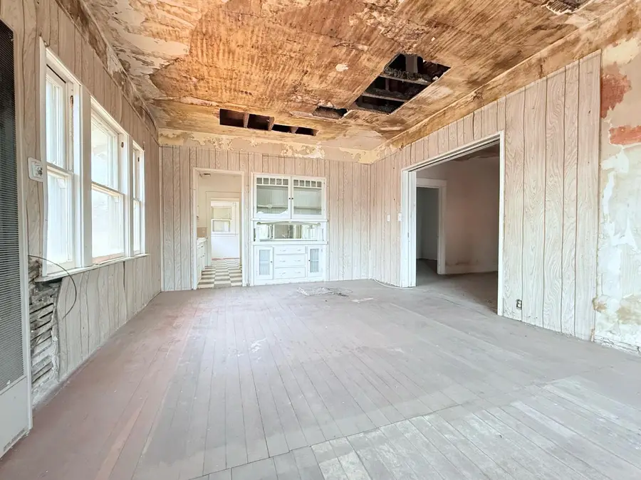 2525 C Street, Selma, CA 93662 - #2