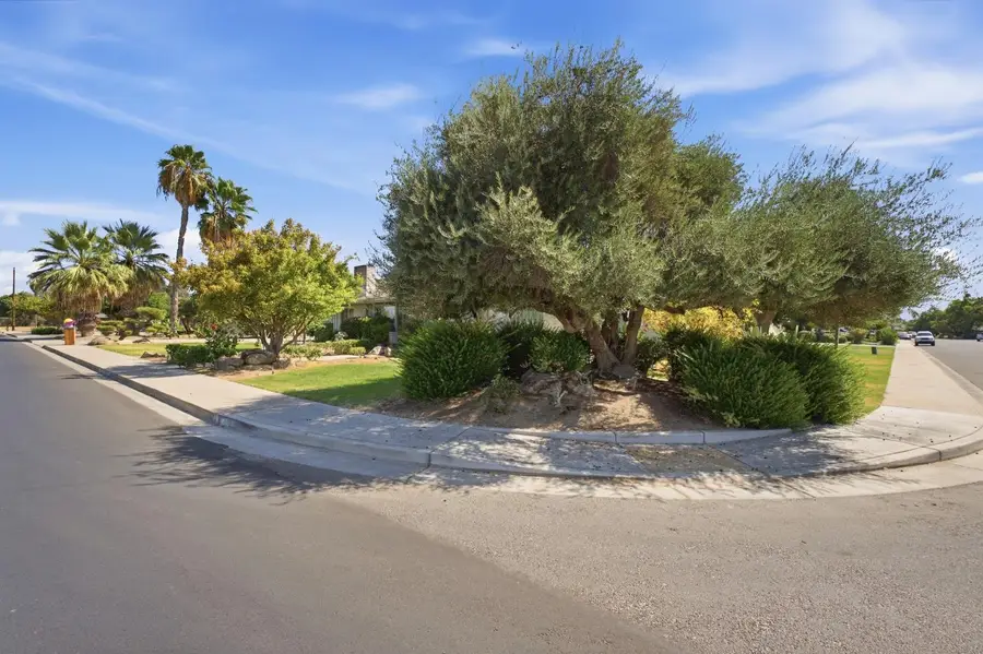 2513 Almond Avenue, Sanger, CA 93657 - #2