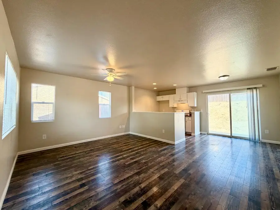 2412 Sycamore Street, Selma, CA 93662 - #3