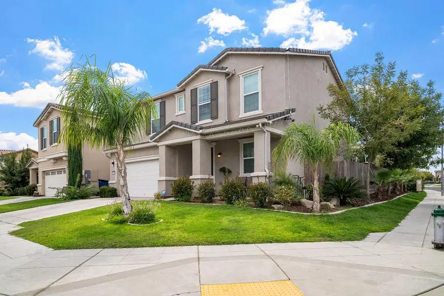1129 S Carriage Avenue S, Fresno, CA 93727 - #2