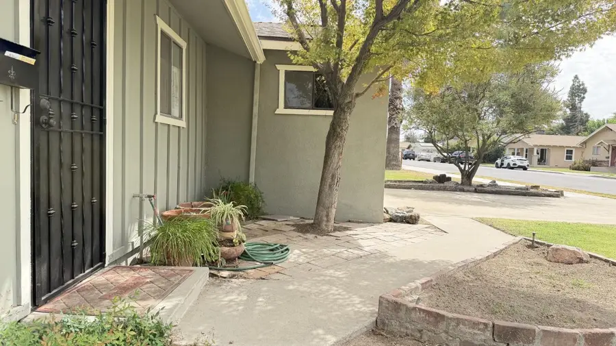 2860 A Street, Selma, CA 93662 - #2