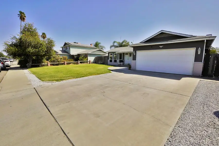 641 Meadow Lane, Lemoore, CA 93245 - #2