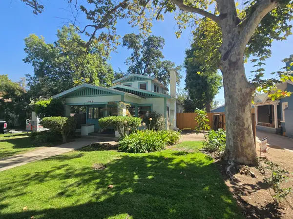 702 E Cambridge Avenue, Fresno, CA 93704