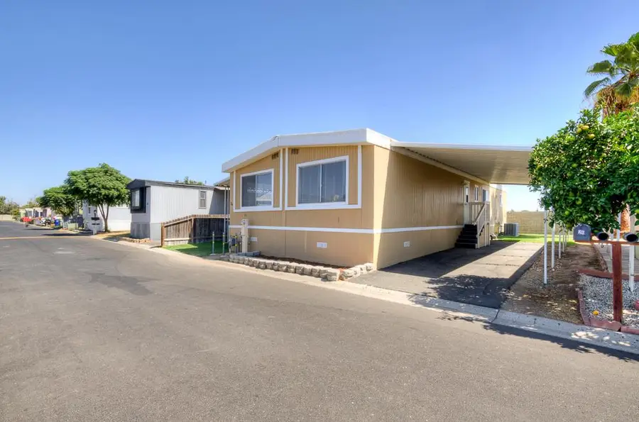 5541 E Tulare Street #26, Fresno, CA 93727 - #2