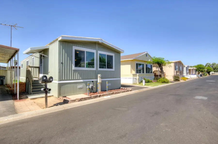 5541 E Tulare Street #47, Fresno, CA 93727 - #2