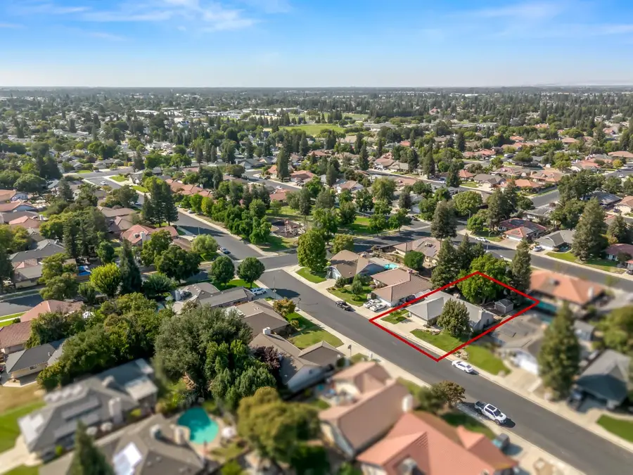 2475 Dennis Avenue, Clovis, CA 93611 - #3