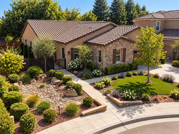 197 N Oxford Avenue, Clovis, CA 93612