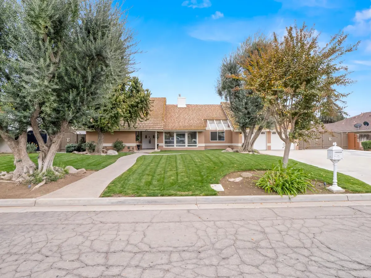1691 S Bailey Avenue, Fresno, CA 93727 - #1
