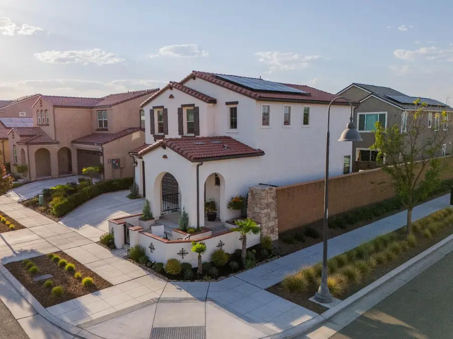 748 Ridgebank Avenue, Madera, CA 93636 - #2