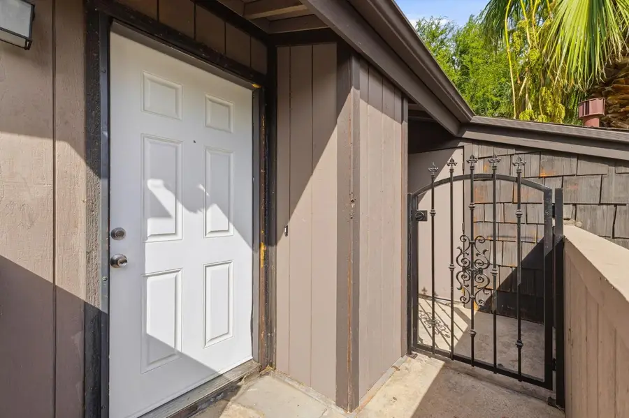 1190 S Winery Avenue #222, Fresno, CA 93727 - #2