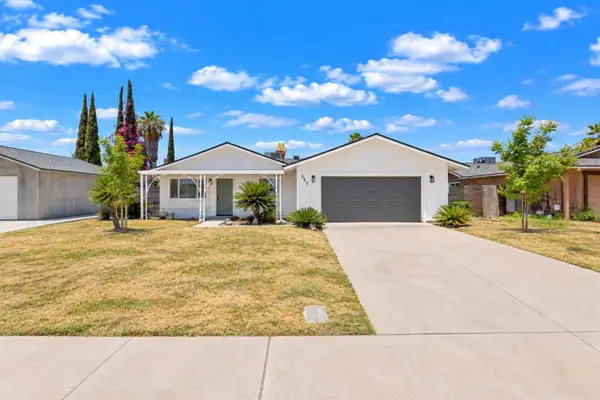 587 Sunset Street, Kingsburg, CA 93631