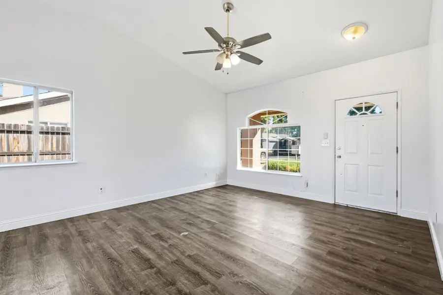 2332 S Karen Avenue, Fresno, CA 93725 - #3
