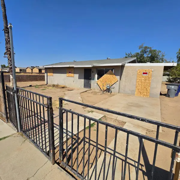 2642 W Garland Avenue, Fresno, CA 93705