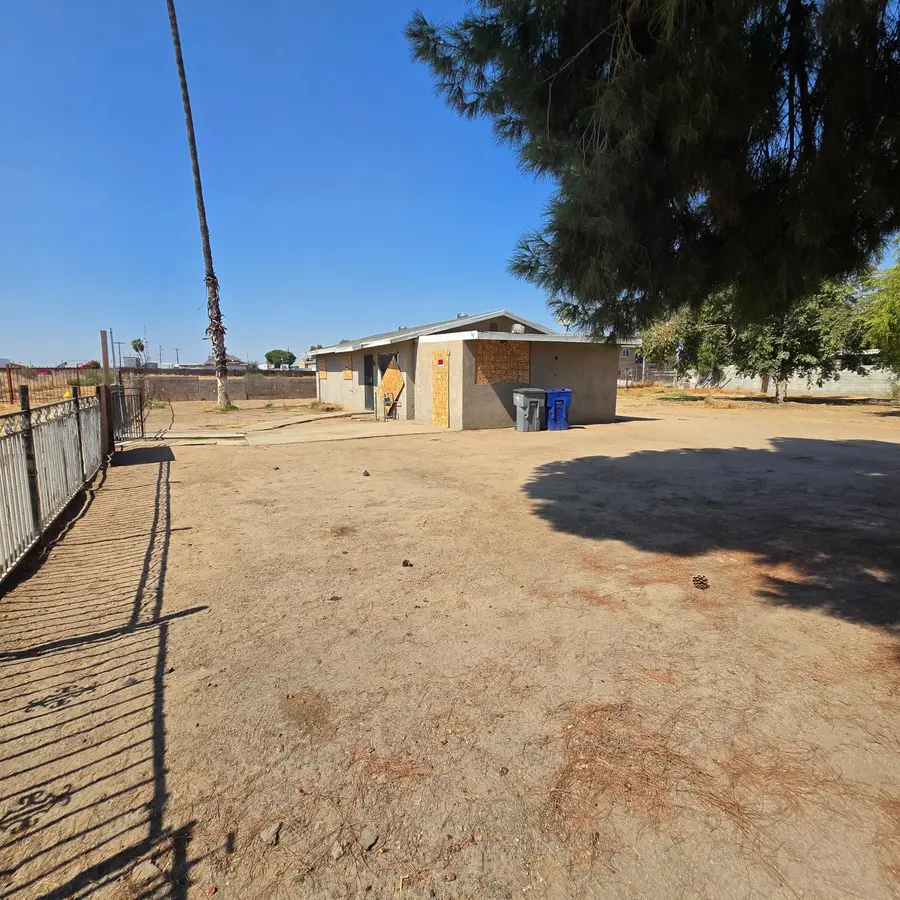 2642 W Garland Avenue, Fresno, CA 93705 - #3