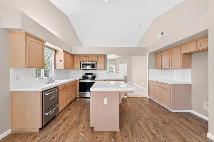 2940 E El Paso Avenue, Fresno, CA 93720 - #2