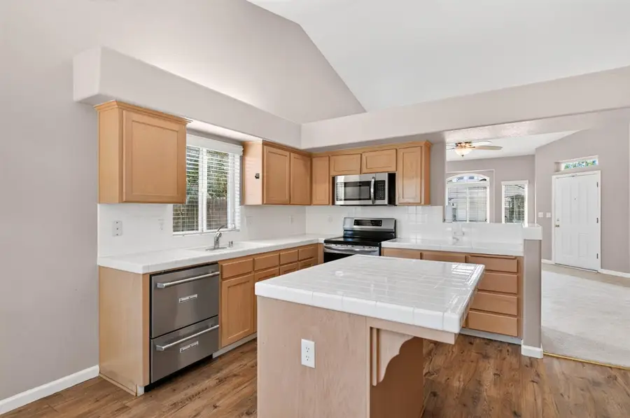 2940 E El Paso Avenue, Fresno, CA 93720 - #3