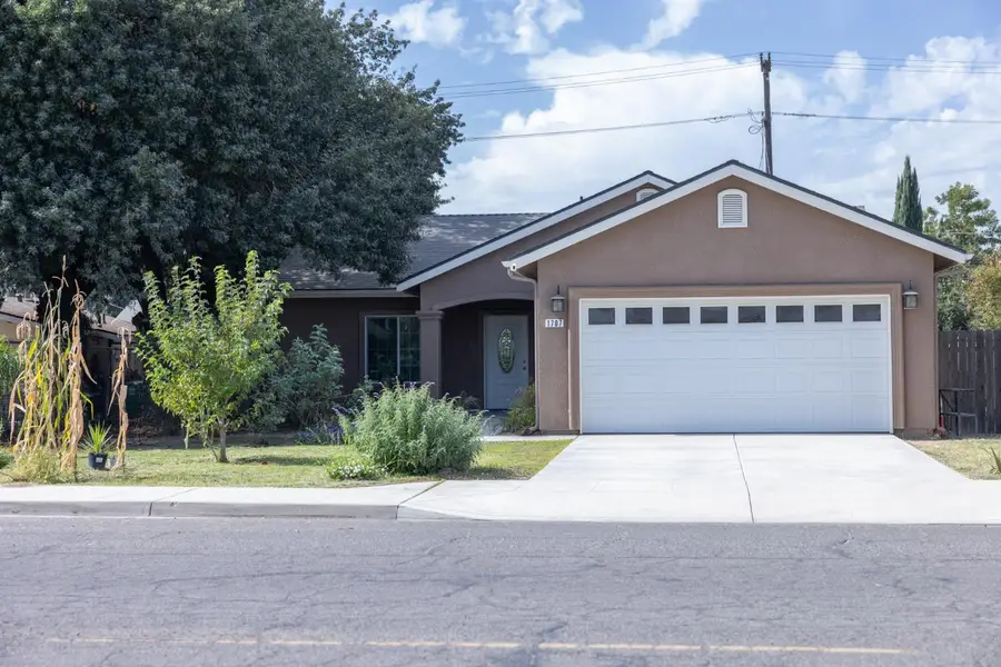 1707 Sylvia Street, Selma, CA 93662 - #2