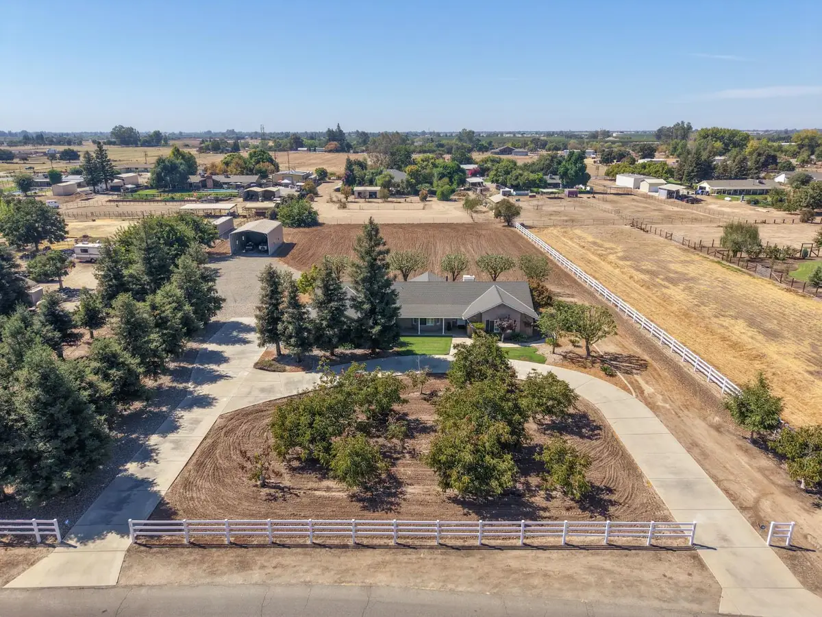 3589 N Markay Avenue, Sanger, CA 93657 - #1