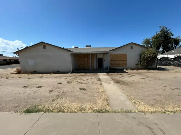 261 11th Street, Orange Cove, CA 93646