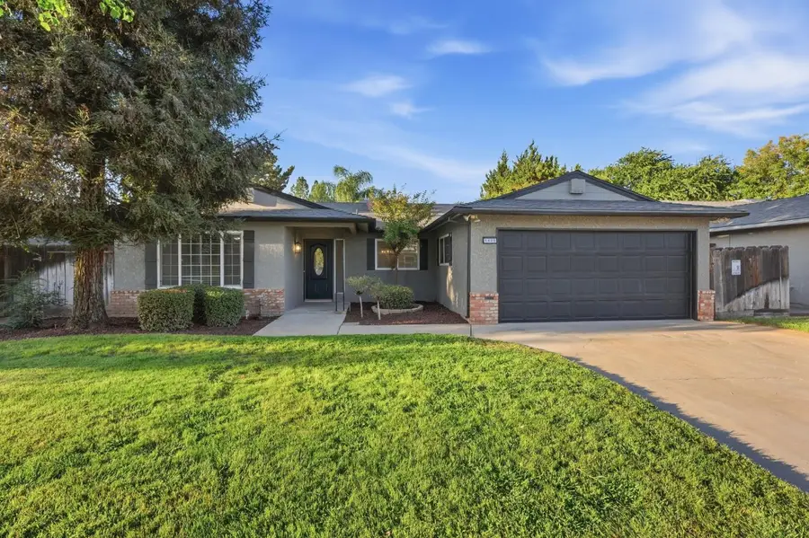 1426 W Minarets Avenue, Fresno, CA 93711 - #2