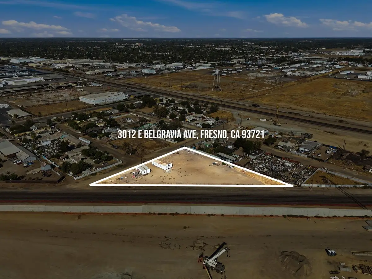 3012 E Belgravia Ave, Fresno, CA 93721 - #1