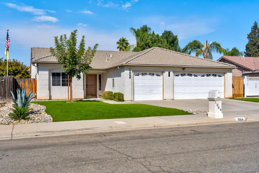 1564 E Waterford Avenue, Fresno, CA 93720 - #2