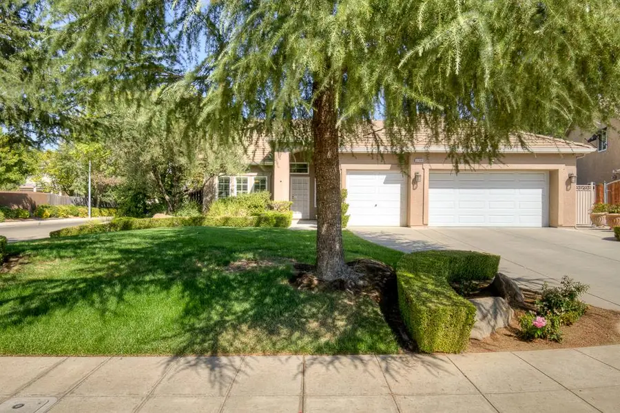 2168 E Pinehurst Avenue, Fresno, CA 93730 - #3