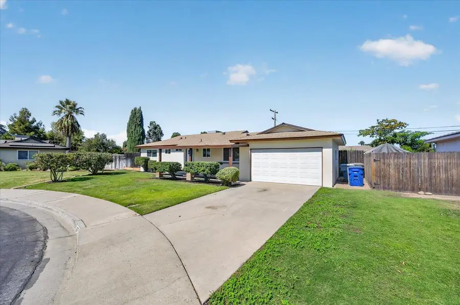 957 W Pico, Clovis, CA 93612 - #3