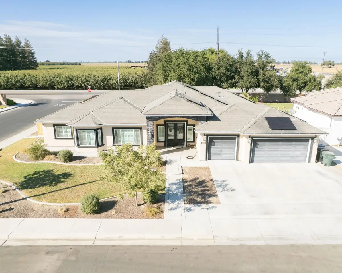 634 E San Miguel Street, Hanford, CA 93230 - #1
