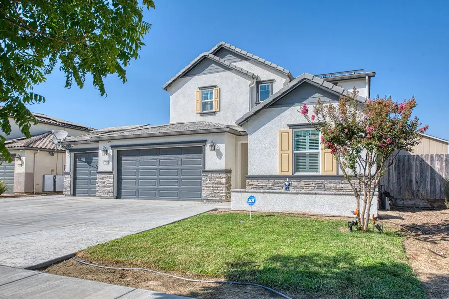 763 Howard Street, Kingsburg, CA 93631 - #3