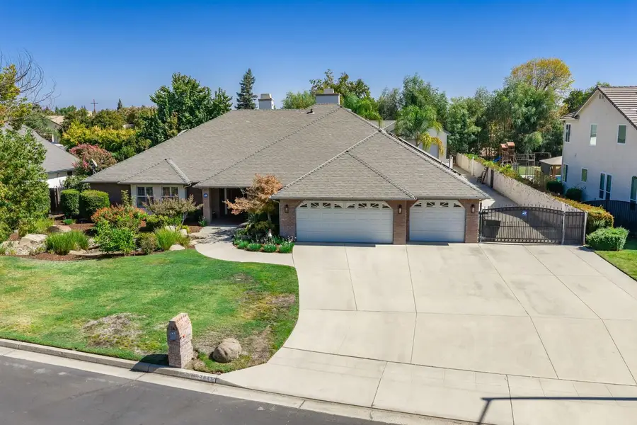 2843 Carolina Avenue, Clovis, CA 93611 - #2
