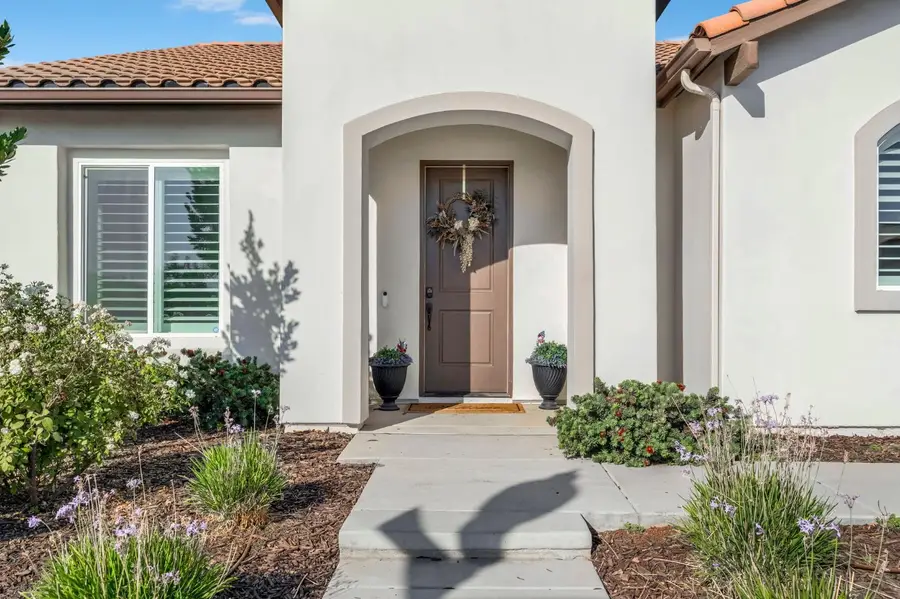 2279 Carnation Street, Kingsburg, CA 93631 - #3
