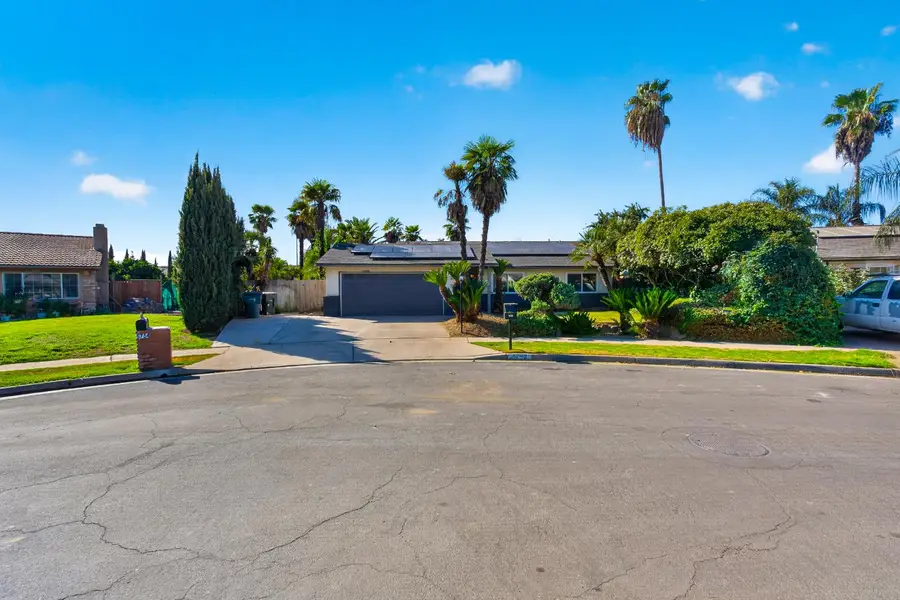 5752 E Iowa Avenue, Fresno, CA 93727 - #3
