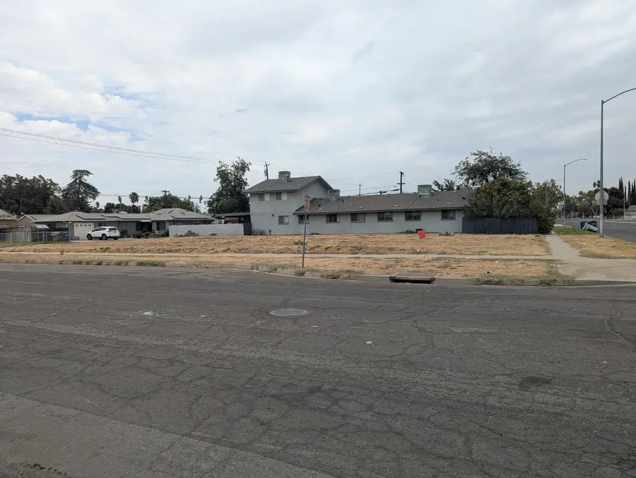 307 Fresno Street, Fresno, CA 93706 - #2