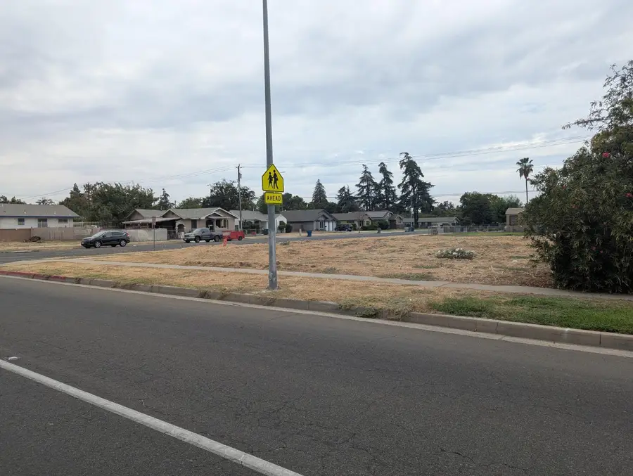 307 Fresno Street, Fresno, CA 93706 - #3