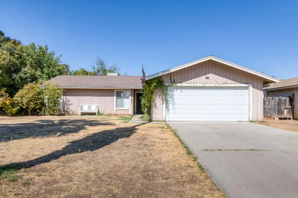 956 Church Avenue, Sanger, CA 93657 - #1