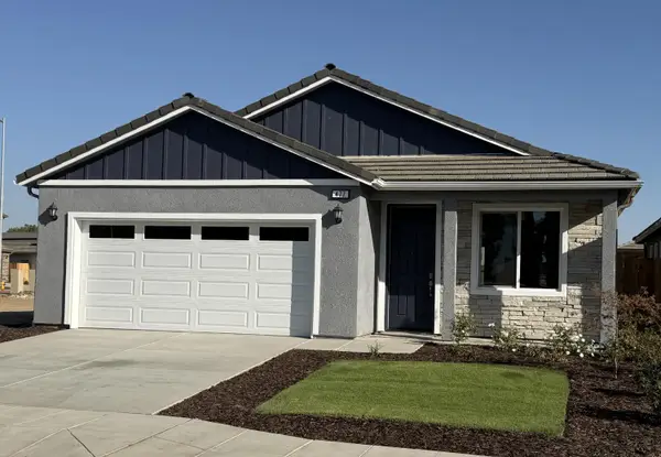 477 Gibson Avenue, Clovis, CA 93612