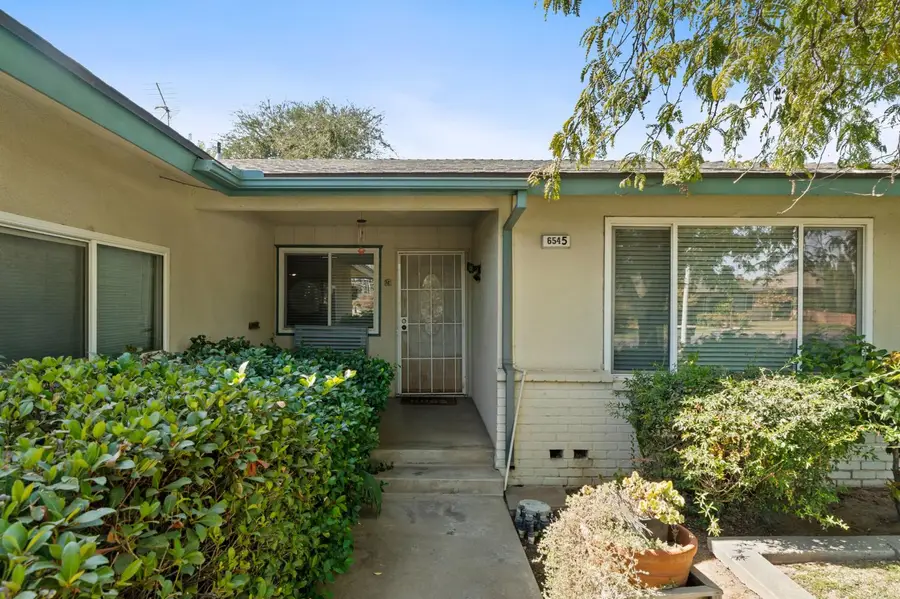 6545 N Raisina Avenue, Fresno, CA 93710 - #2