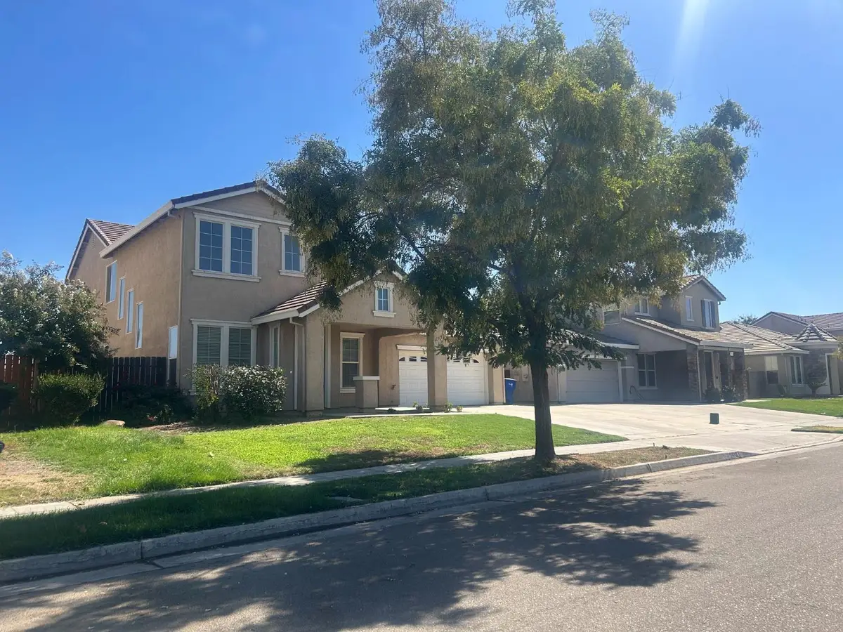 2555 S Lind, Fresno, CA 93725 - #1