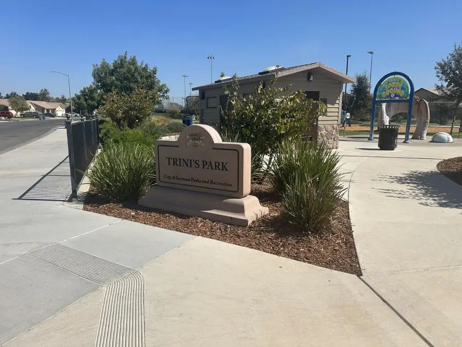 14167 Middleton Avenue, Kerman, CA 93630 - #3
