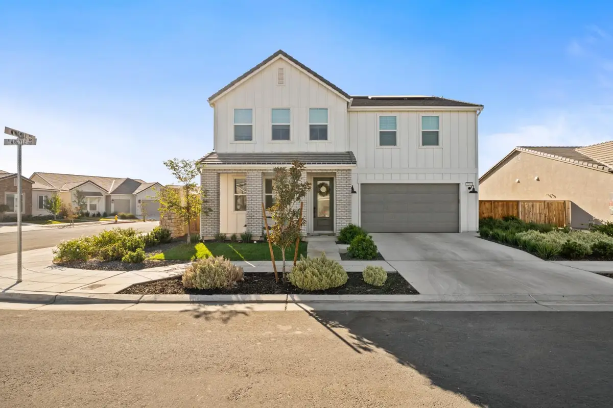 2212 N Argyle Avenue, Clovis, CA 93619 - #1