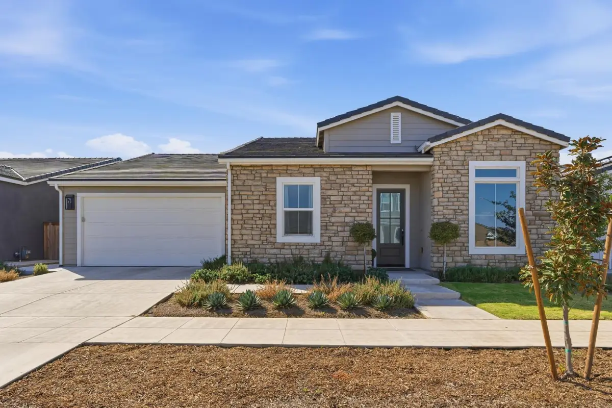 2232 N Russell Avenue, Clovis, CA 93619 - #1