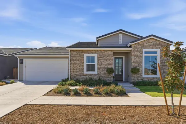 2232 N Russell Avenue, Clovis, CA 93619