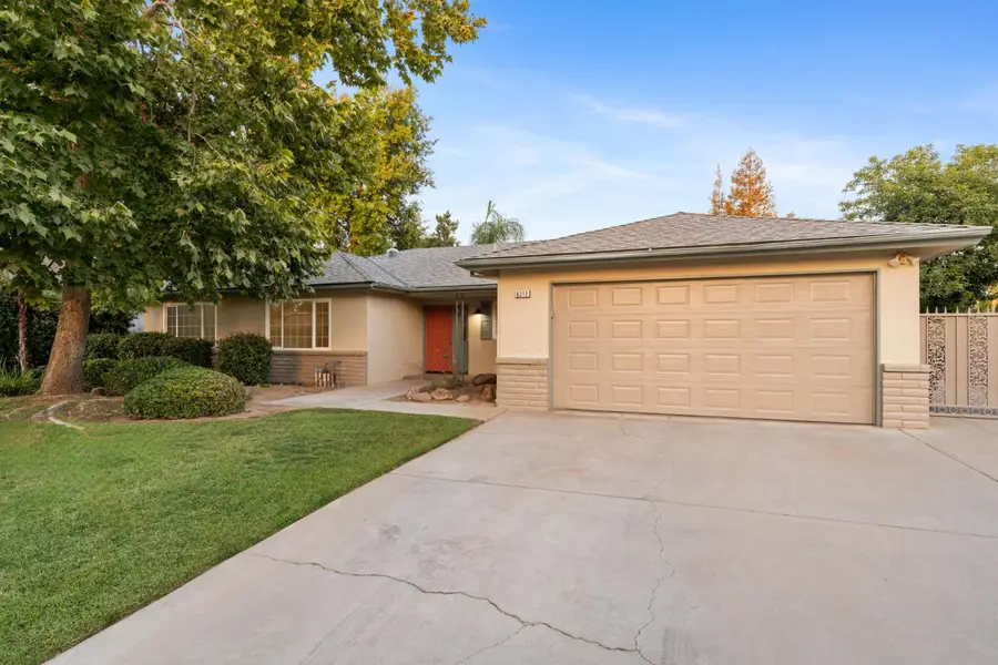 6212 N Feland Avenue, Fresno, CA 93711 - #3
