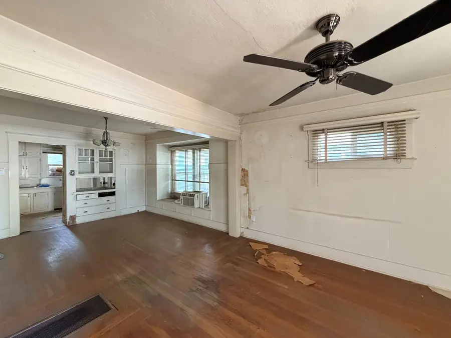 1304 N Echo Avenue, Fresno, CA 93728 - #2