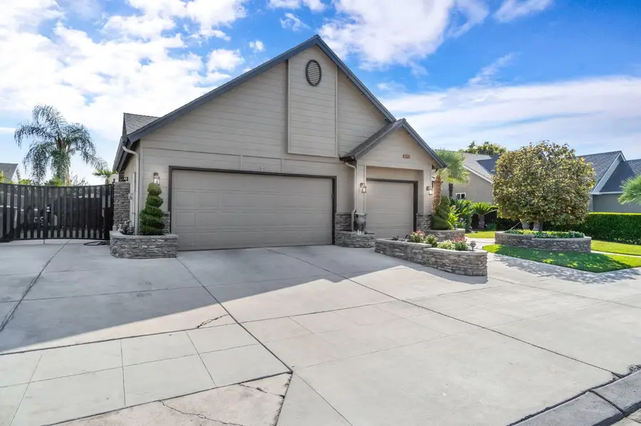 558 W Serena Avenue, Clovis, CA 93619 - #2