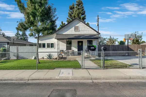 1453 Tucker Street, Selma, CA 93662